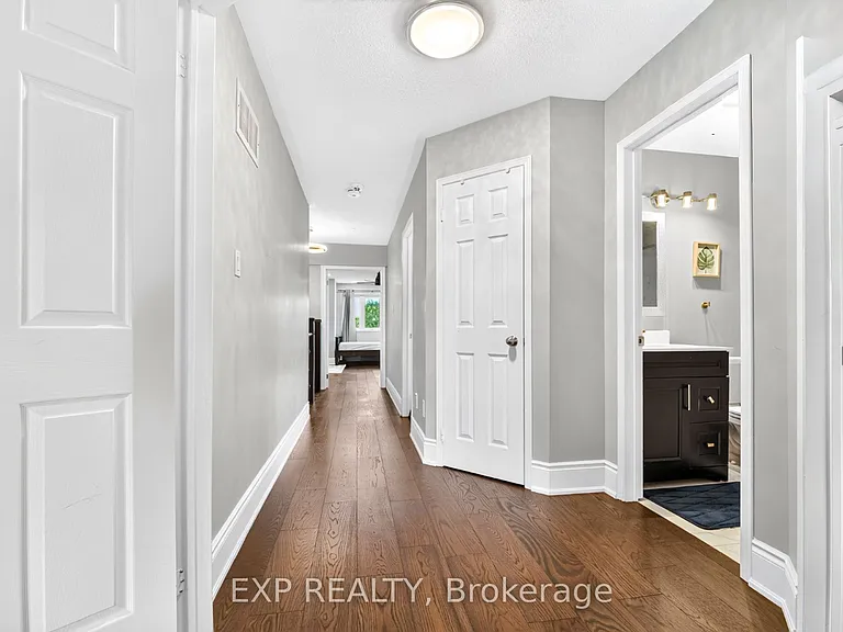 5896 Chorley Pl #UPPER — Photo 33
