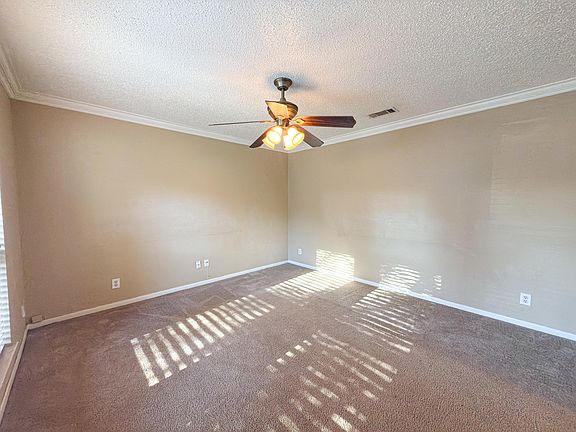 3rd image of 2721 Buffalo Dr