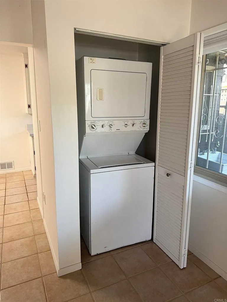 2 bed, 900 sqft, $4,000 — Photo 4