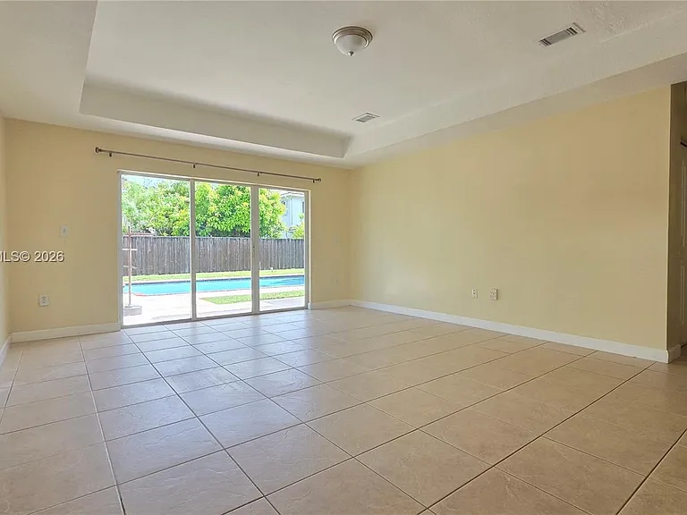 15743 SW 145th Ter — Photo 4