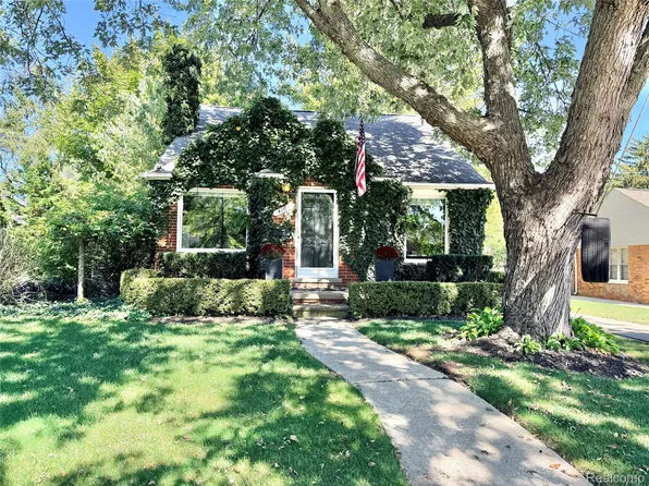 4164 Seminole Dr, Royal Oak, MI 48073