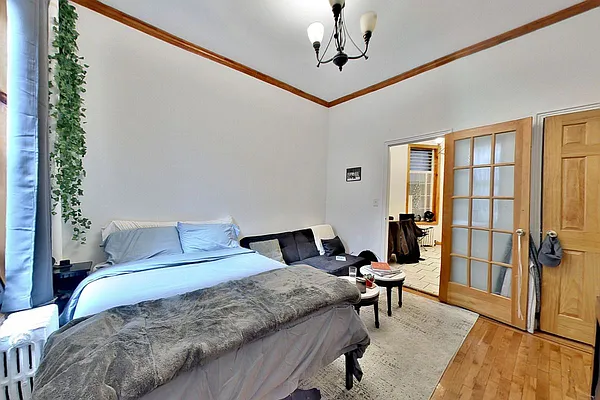 Rented by Bond New York | media 9