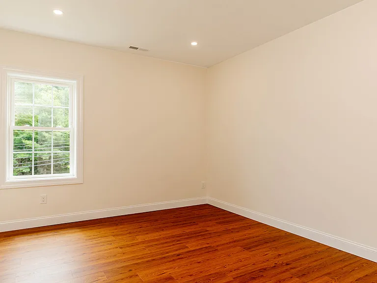 150 State Rd E #6 — Photo 5