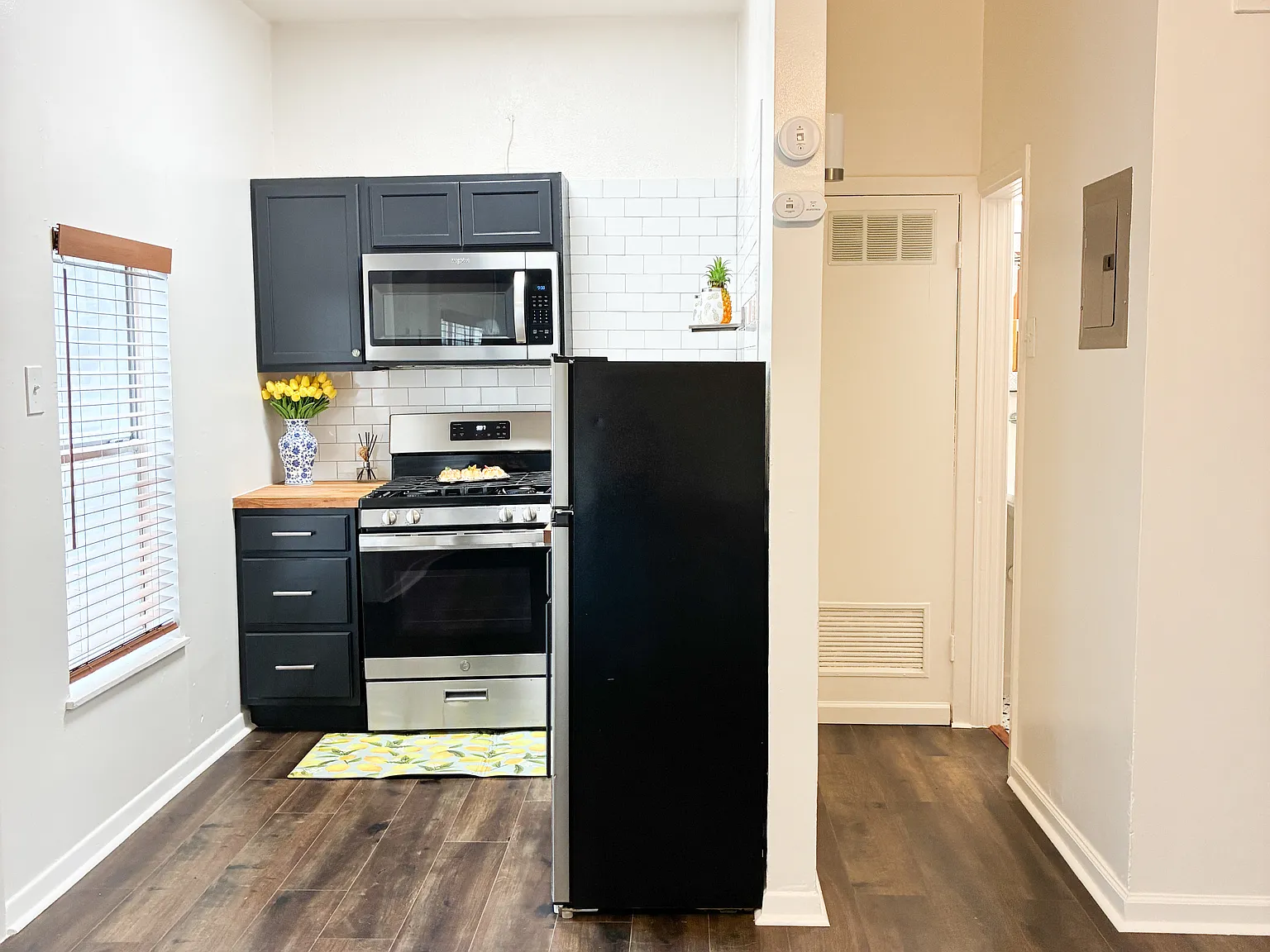 Studio, 425 sqft, $895 — Photo 4