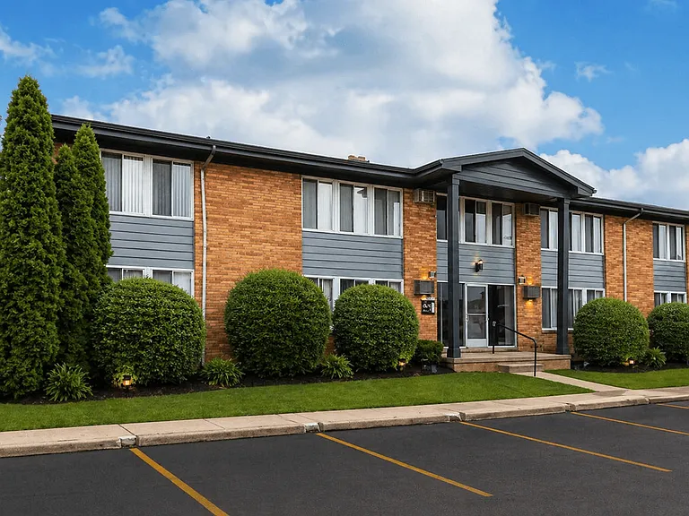 Cove On 13 - Roseville, MI — Photo 30