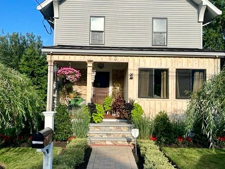 10 Cove Ave — Photo 8