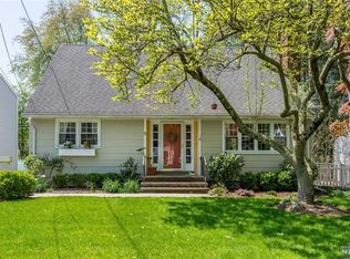 5 Lois Ave, Demarest, NJ 07627