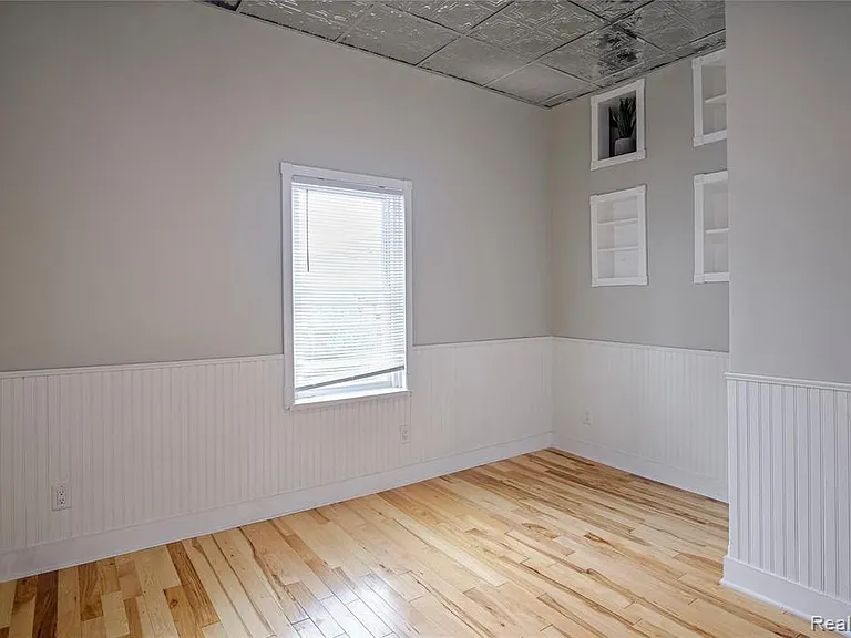206 N Troy St — Photo 17
