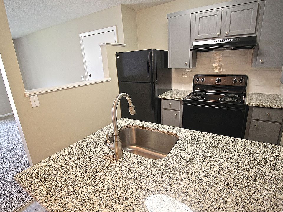 1st image of 450 NE 68th St #208-06