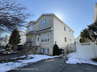 30 Anaconda St, Staten Island, NY 10312