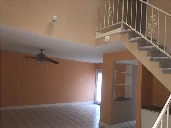 4th image of 704 Vouray Dr APT B