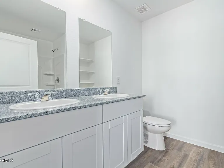 1158 N Larat Ln — Photo 8