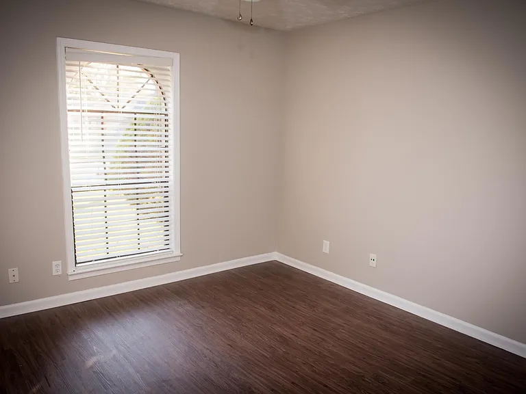 5809 Ainsworth Dr — Photo 9
