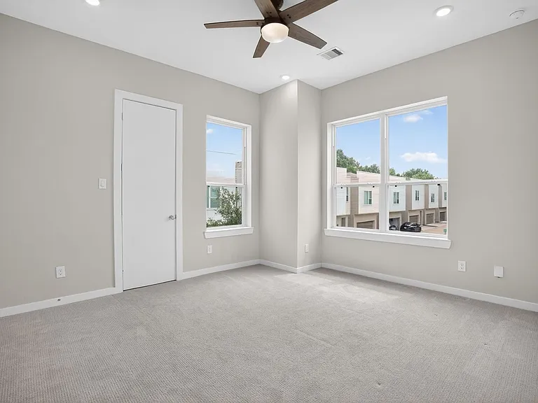 619 Thornton Oaks Ln — Photo 19