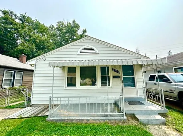 2750 Hermitage Ave, Saint Louis, MO 63143