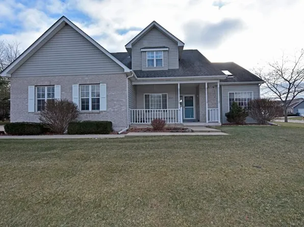 2717 4th St, Winthrop Harbor, IL 60096