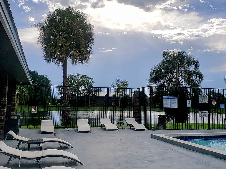 Lake View Villas — Photo 17
