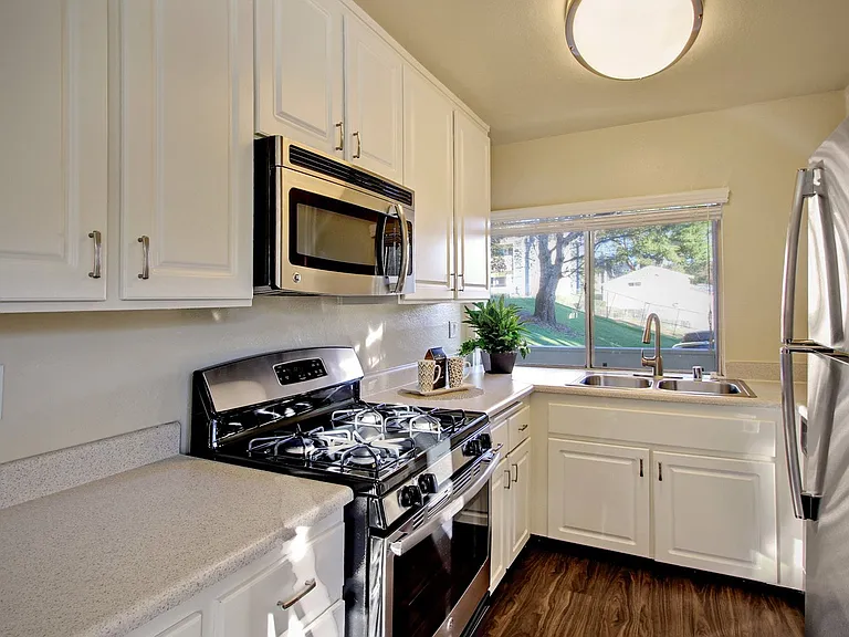 1022 Grand Ave #O10 — Photo 5