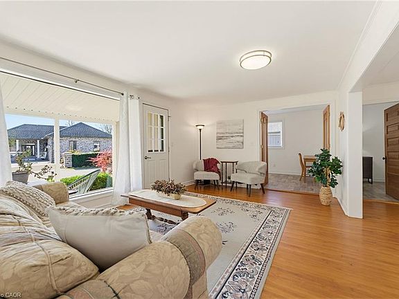 3rd image of 71 Brown St