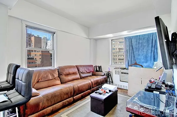 Rented by City Connections Realty | media 12