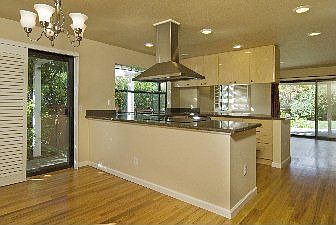 Kitchen :: 1 Luiz Court