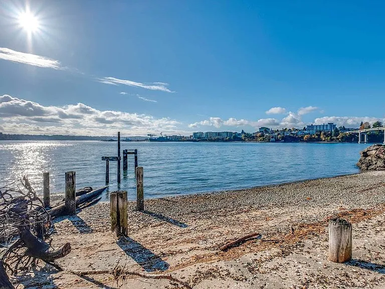 219 Shore Dr — Photo 25