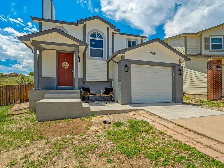 985 Apollo Ct — Photo 17