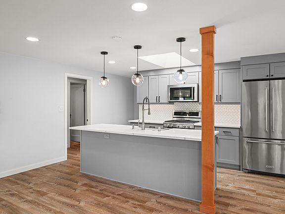 5th image of 807 N 33rd St
