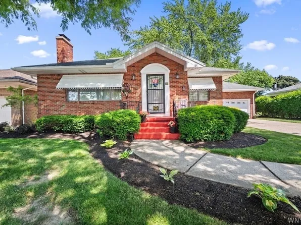 35 Calderwood Dr, Cheektowaga, NY 14215