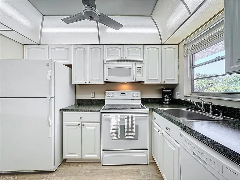 300 Forest Lakes Blvd #201 — Photo 6