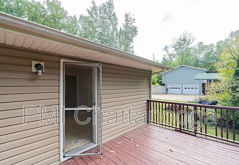 37 Anderson Rd — Photo 4