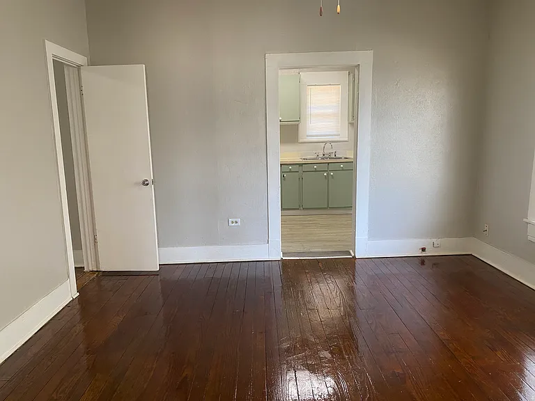 119 N Avenue D — Photo 17