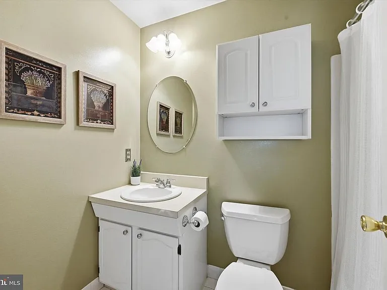 700 Bradford Ter — Photo 14