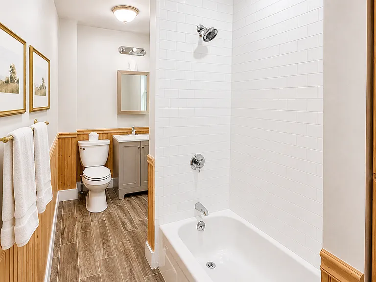 31 Adrian St #2A — Photo 9