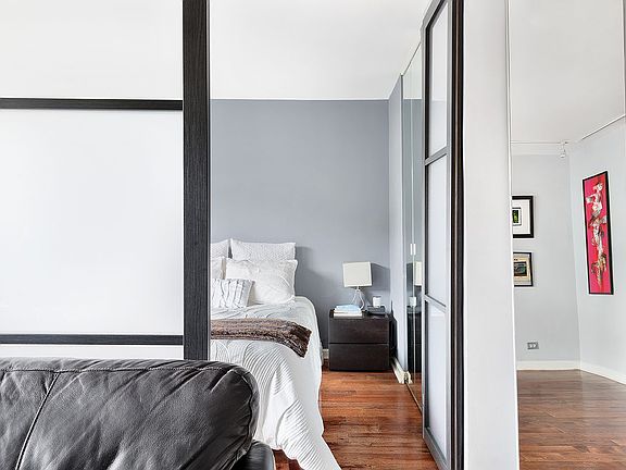 5th image of 31 Jane St APT 4D