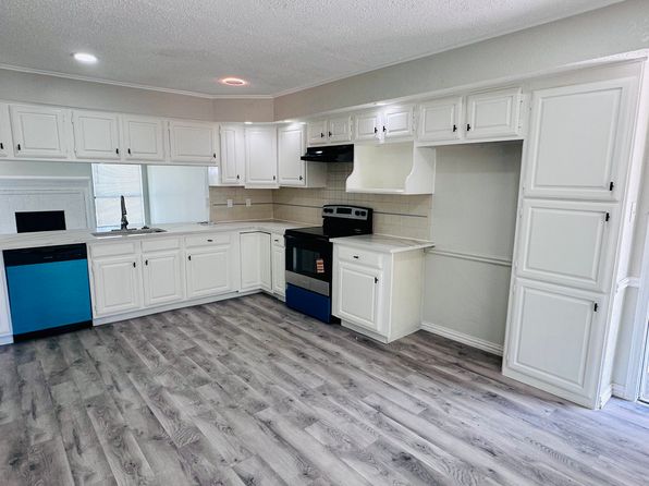 1460 Larchmont Dr