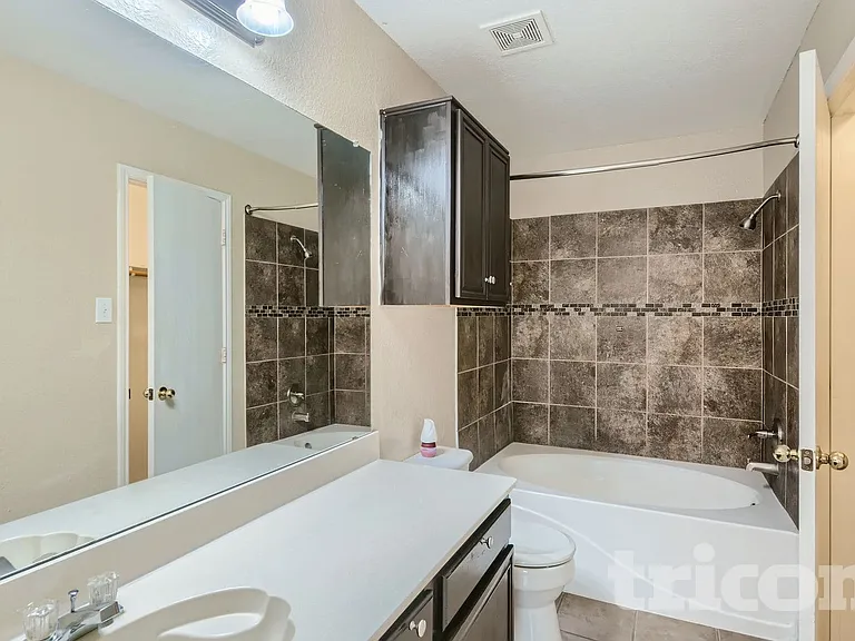 1023 Aries St — Photo 10