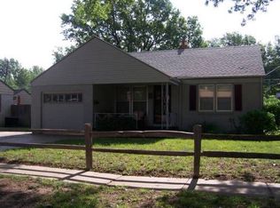 2010 S Elpyco Ave, Wichita, KS 67218