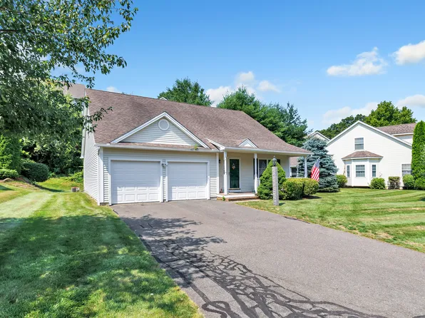 302 Spruce Hill Drive #302, Oxford, CT 06478