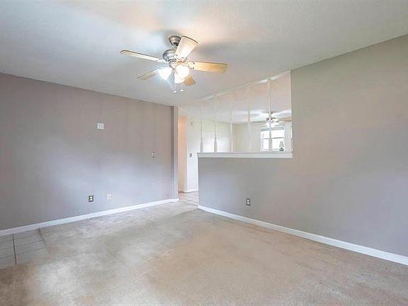3rd image of 7822 Clearwater Ct