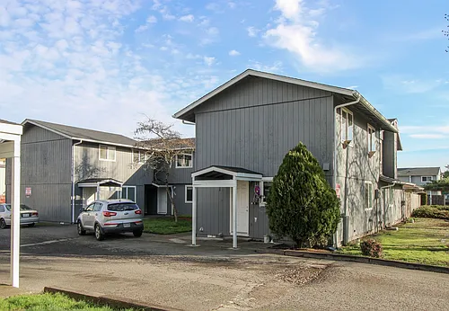 1543-1611 Salishan St SE Photo 1