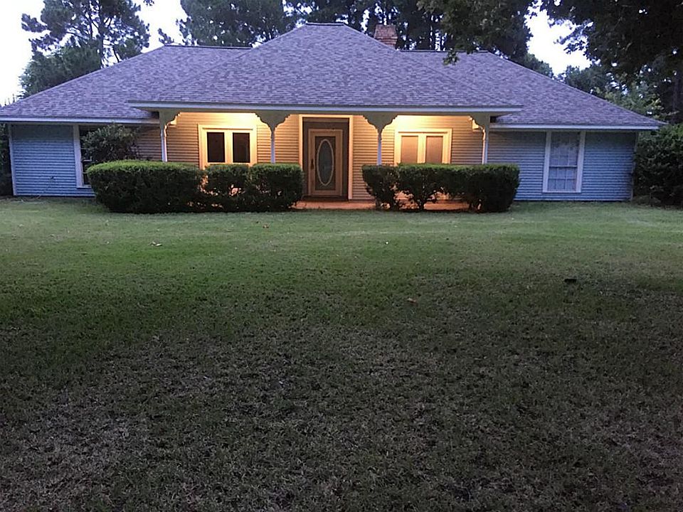 1st image of 3011 S Saddlebrook Ln