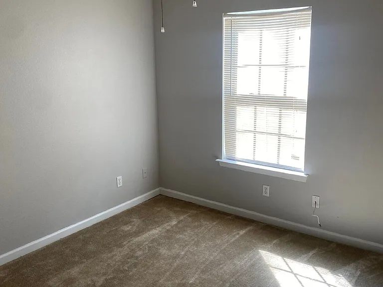 2765 Westbrook Ct — Photo 9