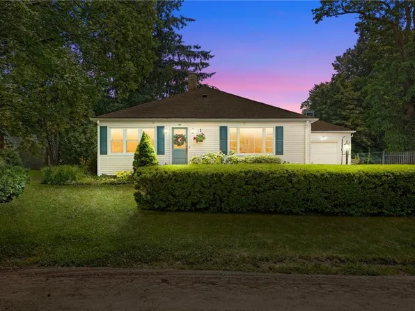 118 Beach Rd, Bristol, RI 02809