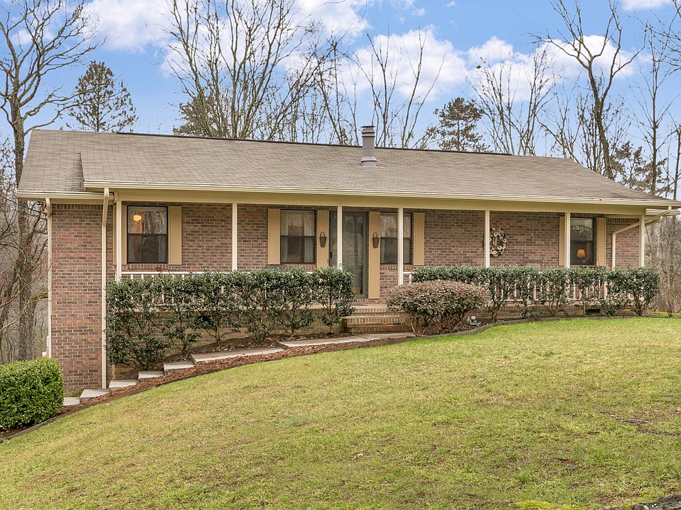 1st image of 4704 Rolling Green Dr