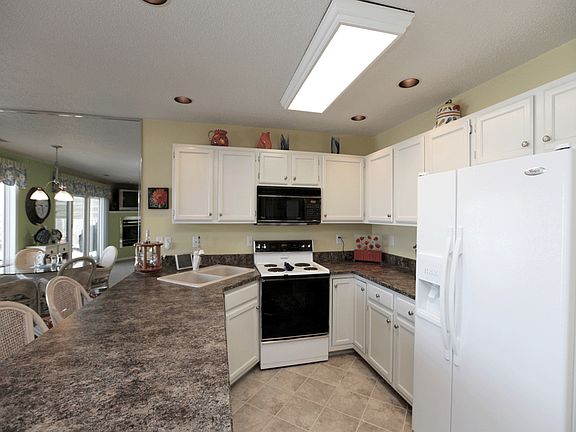 4th image of 390 N Highway 71 Unit 104