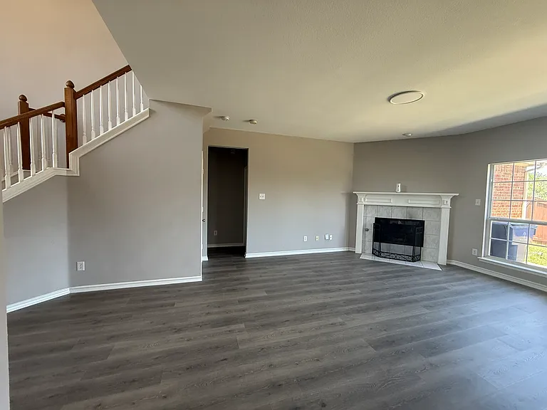1220 Resaca Dr — Photo 5