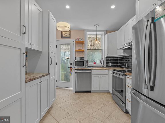 4th image of 1046 S Dorrance St