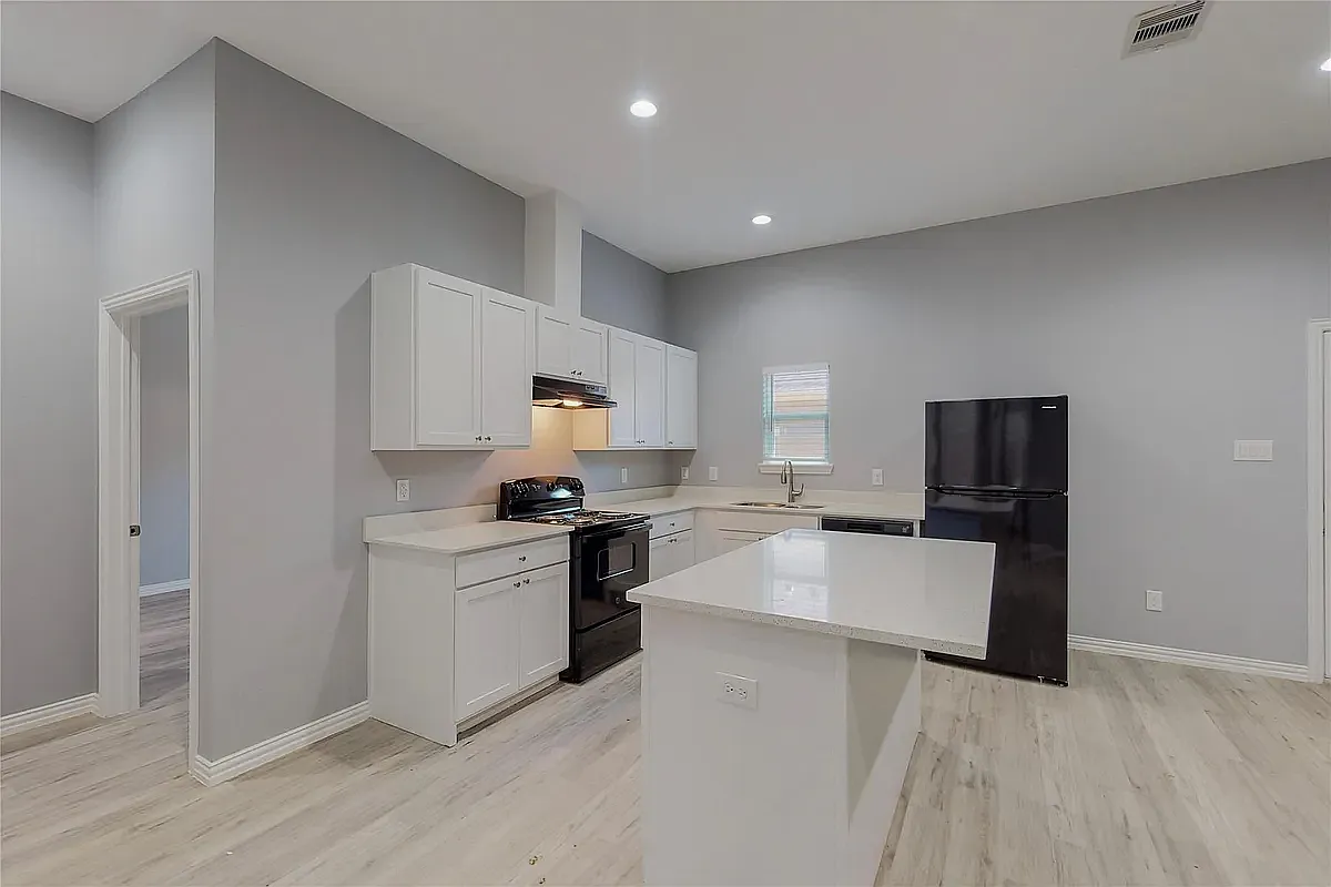 Hampton Road Duplexes — Photo 3