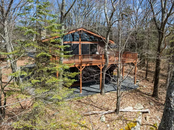 131 Highland Dr, Hawley, PA 18428